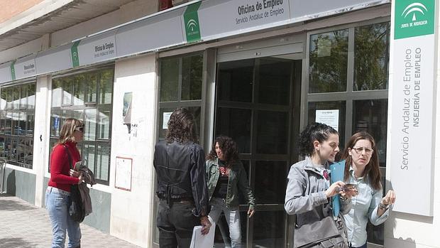 Andalucía finaliza el ejercicio por debajo del millón de parados