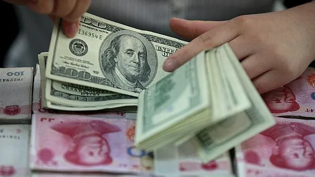 El comercio exterior chino se hunde pese a la devaluación de su moneda