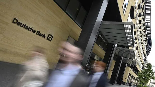 Este lunes Deutsche Bank perdió un 10%, hasta los 13,74 euros