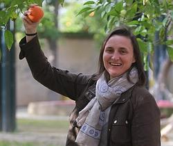 María Morales en un parque de Sevilla