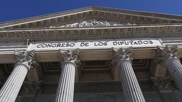 Moody's asegura que la incertidumbre política impide elevar la perspectiva de España