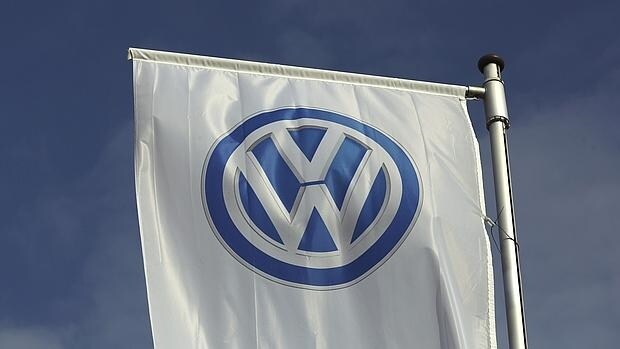 Logo de Volkswagen en Bochum (Alemania)