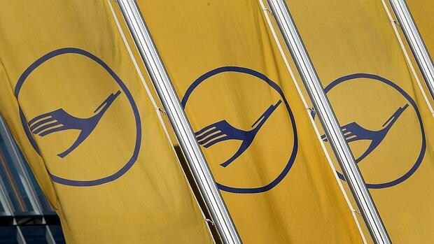 Logo de Lufthansa en Fráncfort