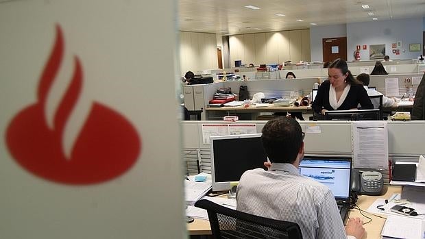 Banco Santander cerrará hasta 450 oficinas con ajuste de empleo