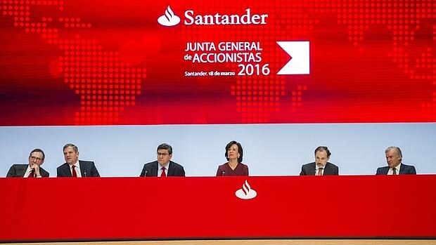 El Santander anunció hace unos días que quiere cerrar 450 oficinas en España