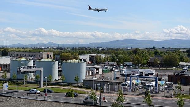 Terminal de almacenamiento de combustible del aeropuerto de Dublín (Irlanda)