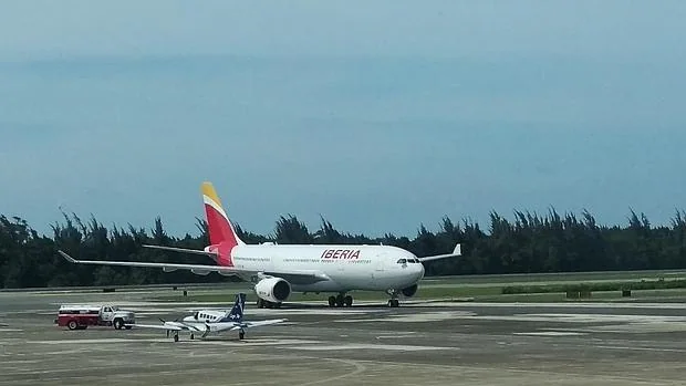 Vista del avión de la aerolínea Iberia en su regreso a San Juan de Puerto Rico, el pasado 15 de mayo