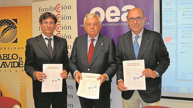 Manuel Alejandro Hidalgo, Francisco Herrero y Francisco Ferraro presentaron ayer las predicciones