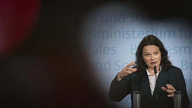 Andrea Nahles, ministra de Empleo de Alemania en la presentación de los datos de paro de mayo