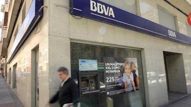 BBVA regala un iPhone 6 si se domicilia una nómina superior a 4.000 euros