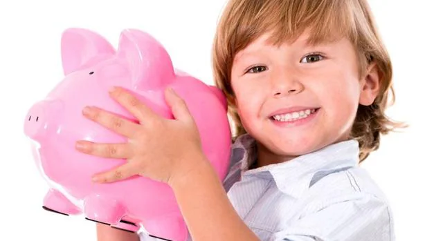 Entregar a los niños una paga mensual fija les ayudará a aprender a administrar su dinero