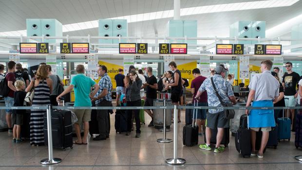 Pasajeros de Vueling en El Prat