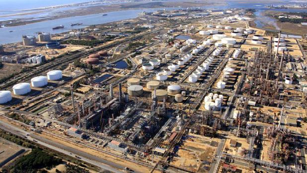 Vista aérea de la refinería de Huelva en Palos de la Frontera