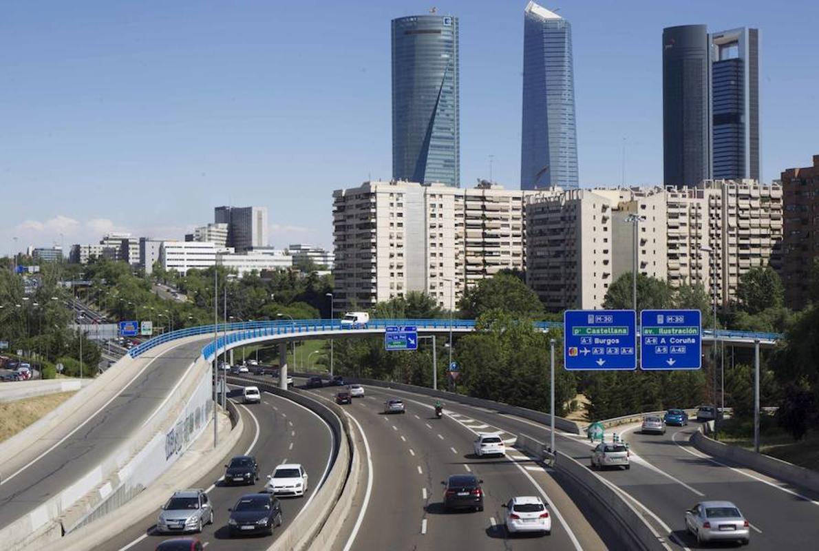 Vista de las cuatro torres de Madrid junto al Paseo de la Castellana