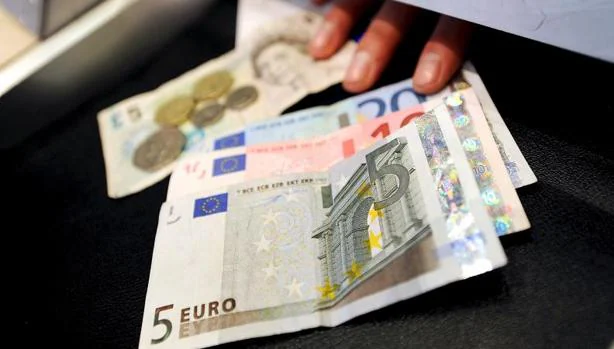 La cotización de la libra se ha hundido más de un 14% frente al dólar desde el referéndum a favor del Brexit