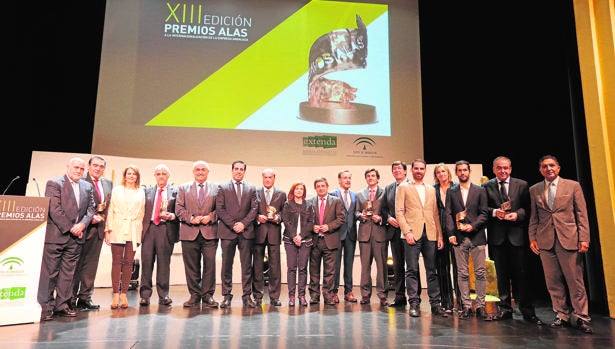 Foto se familia de los Premios Alas, que se entregaron ayer en la localidad jiennense de Alcalá la Real