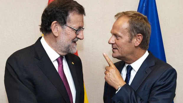 Mariano Rajoy saluda a Donald Tusk