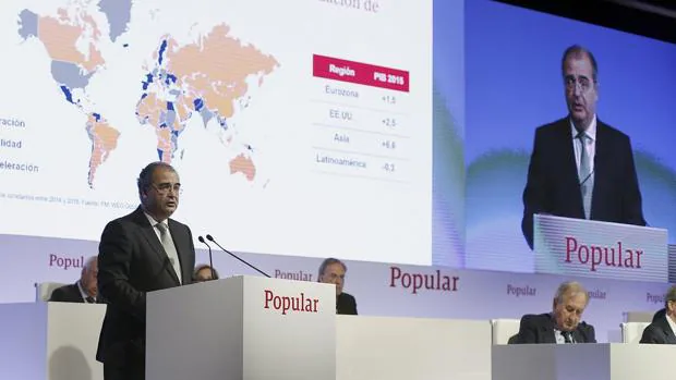 El presidente del Banco Popular, Ángel Ron, durante su intervención ante la junta general ordinaria de accionistas de abril