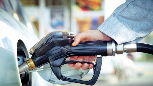 Los precios de la gasolina y del gasóleo se han encarecido un 1,5% esta semana