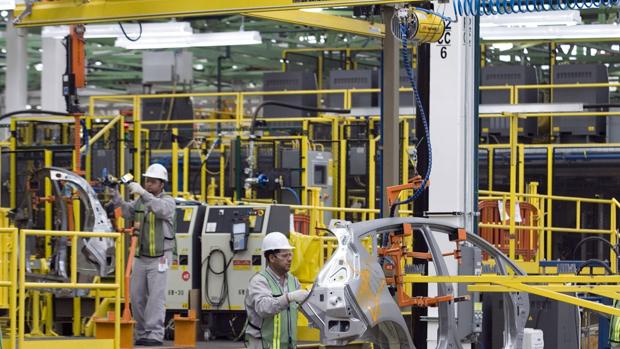 Trabajadores de la planta mexicana de Ford en Cuautitlán