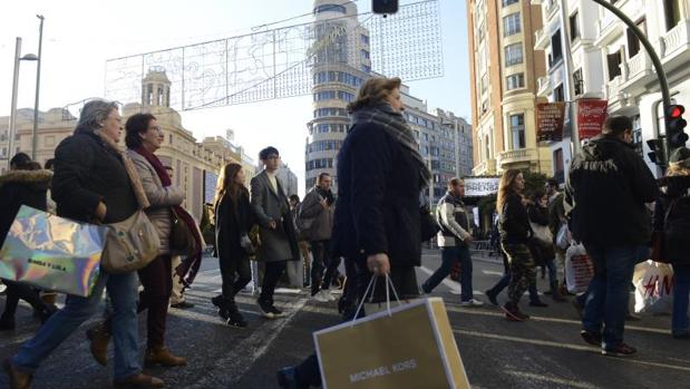 La confianza de los consumidores subió ligeramente, al pasar de 2,7 a 2,5 puntos negativos