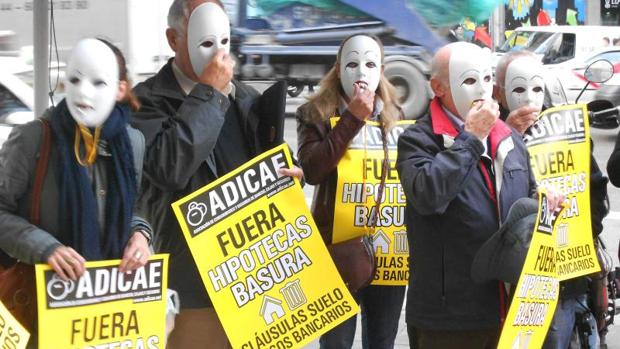 El juez rechaza la macrodemanda de Adicae por las preferentes de Caja Madrid