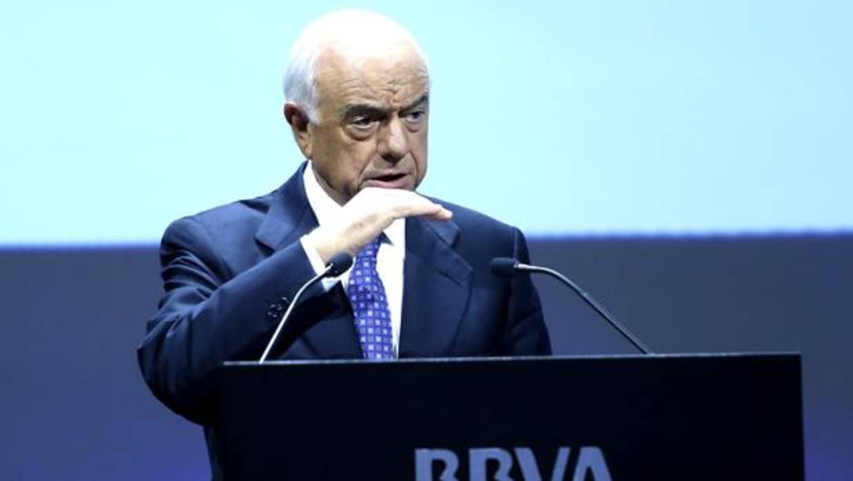 El presidente del BBVA, Francisco González, en unas jornadas