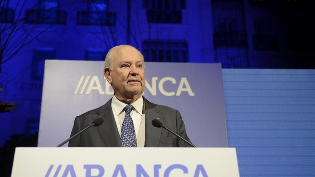 El presidente saliente de Abanca, Javier Echetverría