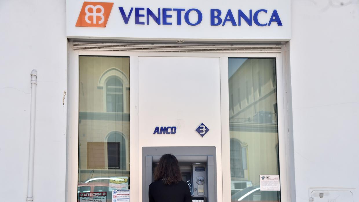 Oficina de Veneto Banca, uno de las dos entidades rescatadas