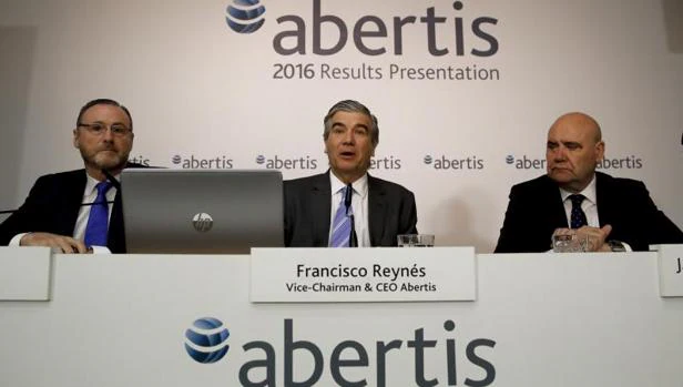 Abertis gana 415 millones hasta junio mientras espera a que la CNMV se pronuncie sobre la OPA