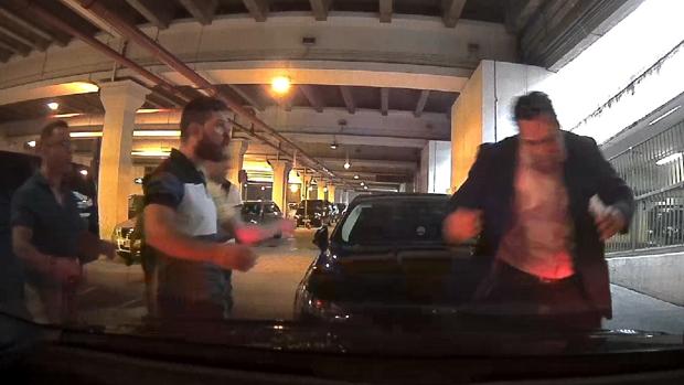 Un grupo de taxistas agrede al presidente de la patronal de Uber y Cabify