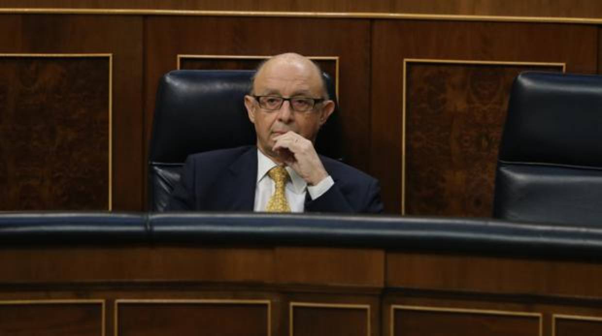 El ministro Cristóbal Montoro en el Congreso de los Diputados