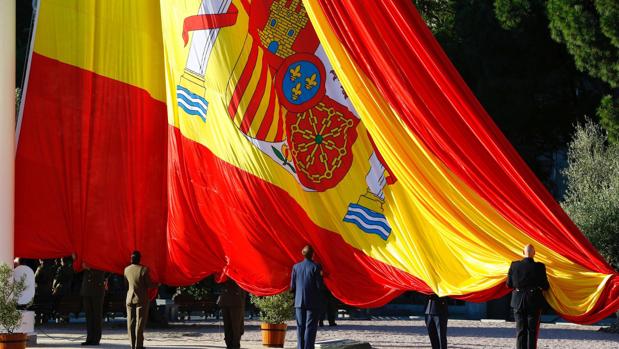 Fabricante de banderas de España asegura que en los últimos días se han «triplicado» los pedidos