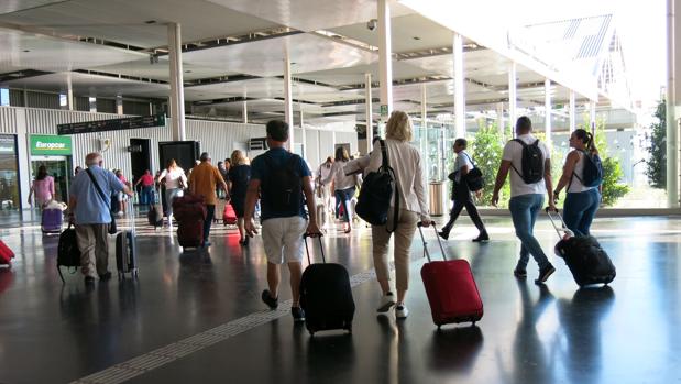 CGT convoca una huelga en Renfe y Adif para la víspera del Puente de El Pilar