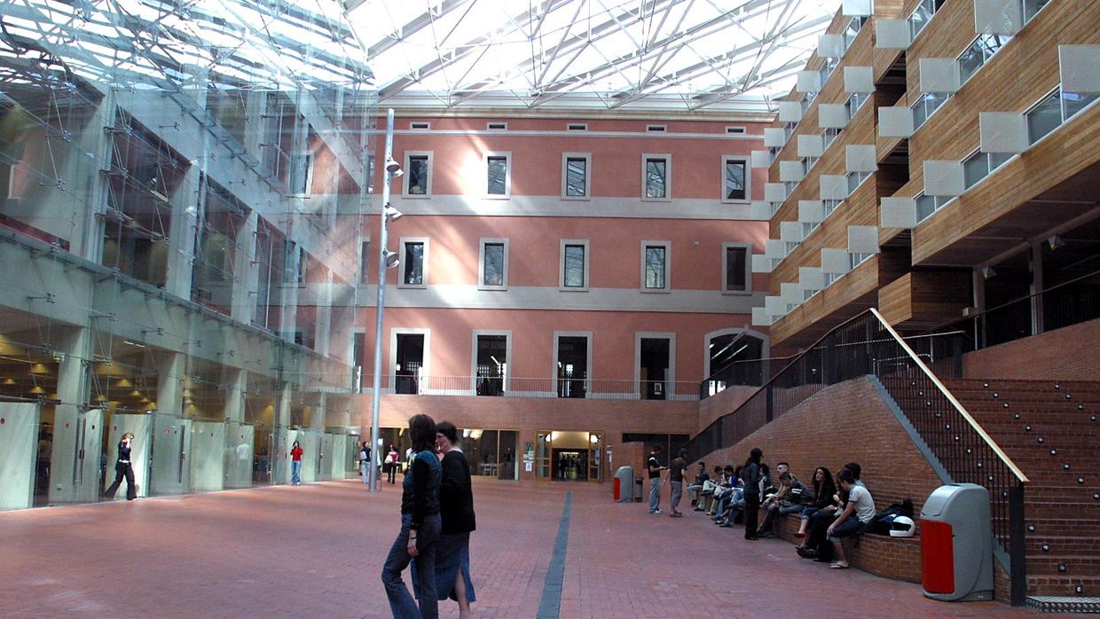 Patio de la Universidad Pompeu Fabra