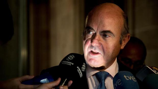 De Guindos desmiente que el Gobierno se haya planteado negociar el cupo para Cataluña