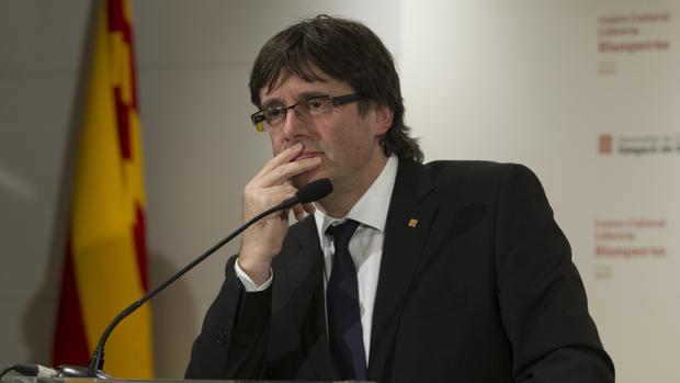 Puigdemont, a Fainé y Oliu: «Esperad 15 días, hay que parar el efecto dominó»