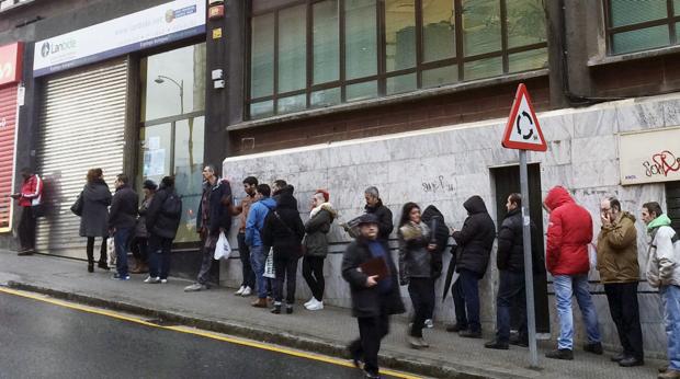 El Estado gastará unos 1.400 millones de euros menos en desempleo este año