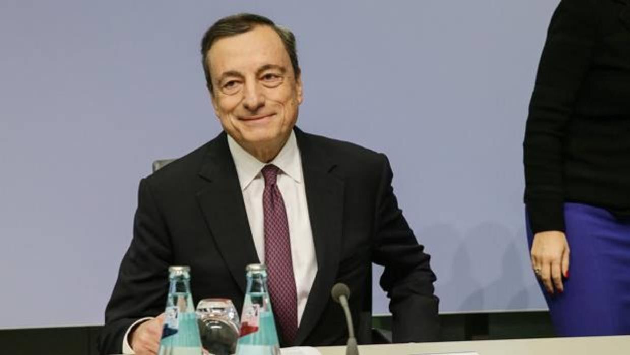 Draghi mantendrá el volumen de 60.000 millones de euros mensuales de compras hasta el próxmo mes de diciembre