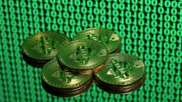 Un británico tiró un ordenador con 7.500 bitcoines que hoy valdrían más de 100 millones de euros