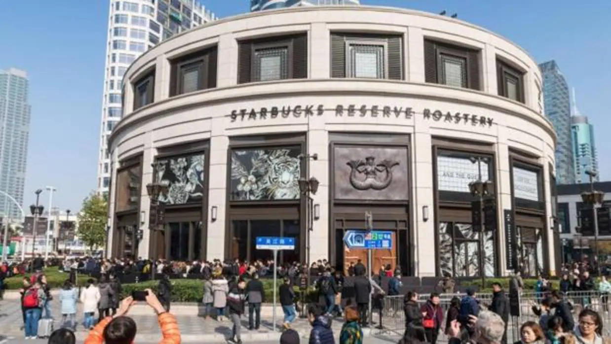 Starbuck ha abierto su local más grande en China