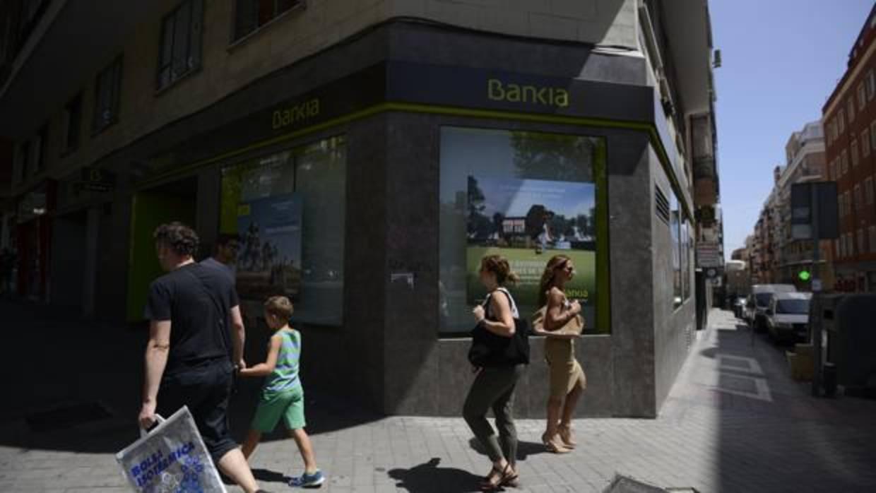 La fusión de Bankia con BMN conllevará la salida de 2.510 empleados