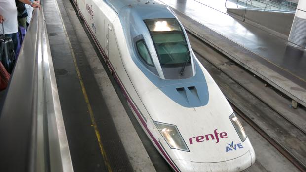 Renfe vende en dos horas y 35 minutos 50.000 billetes a 25 euros en la última tanda promocional