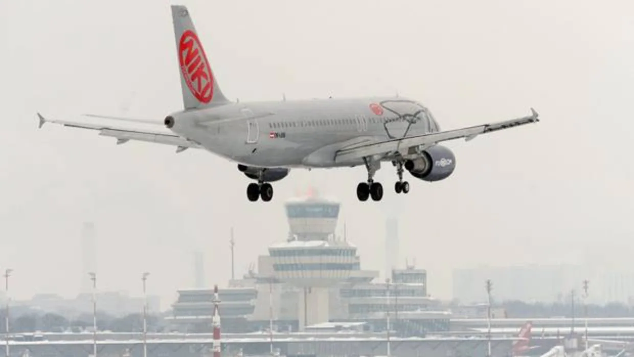 IAG compra la aerolínea austríaca NIKI por 20 millones de euros