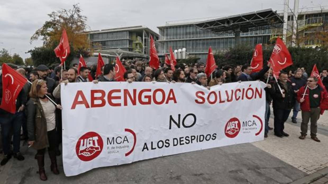 Protesta de trabajadores de Abengoa en Sevilla