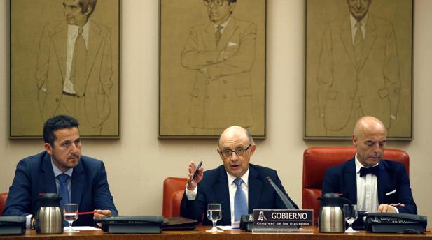 Montoro abre la puerta a «quitas» de deuda a las regiones según su infrafinanciación