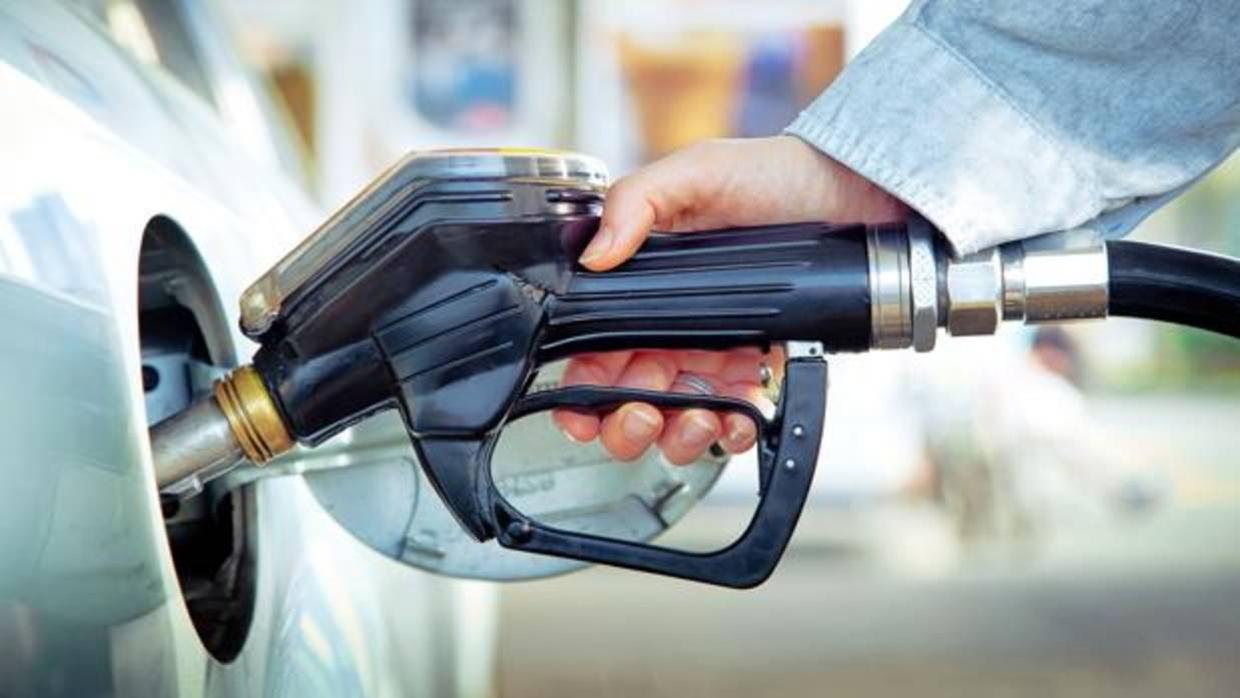 Gasóleo y gasolina se encarecen un 2,3% y un 1,7% en enero