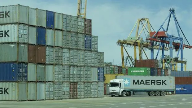 El déficit comercial aumentó un 31,9% en 2017 pese al récord de las exportaciones