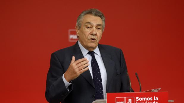 El PSOE propone un impuesto sobre las transacciones financieras del 0,1% para pagar las pensiones