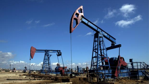 El petróleo se sitúa en máximos anuales y otras noticias económicas del día